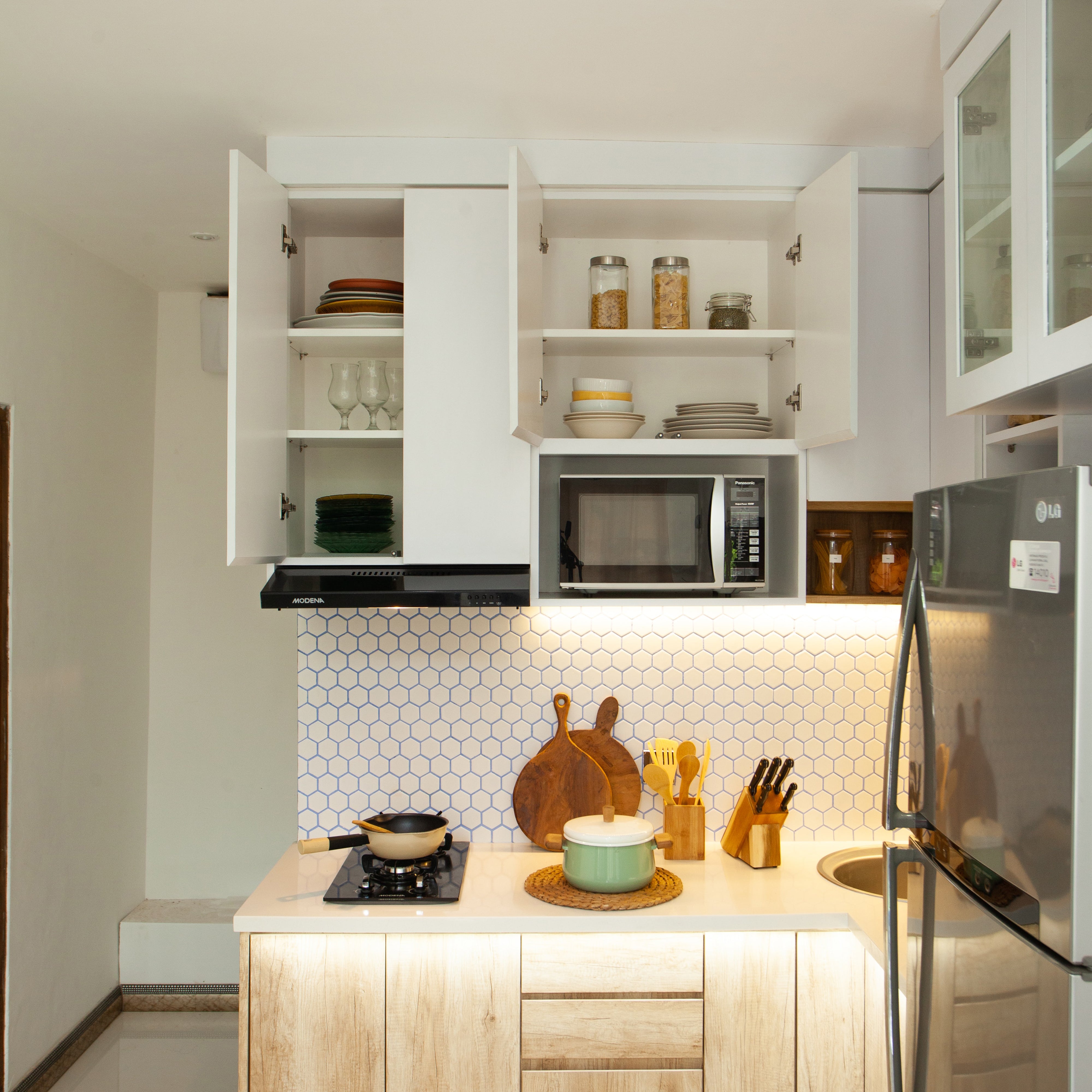 Cabinet Hinges